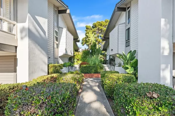 Carlsbad, CA 92009,27 Greenview Drive