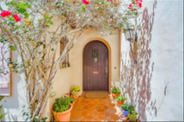 San Diego, CA 92103,2854 Albatross Street