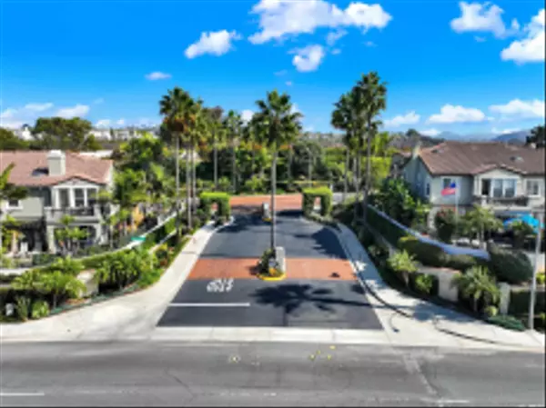 Carlsbad, CA 92011,7435 Neptune Dr