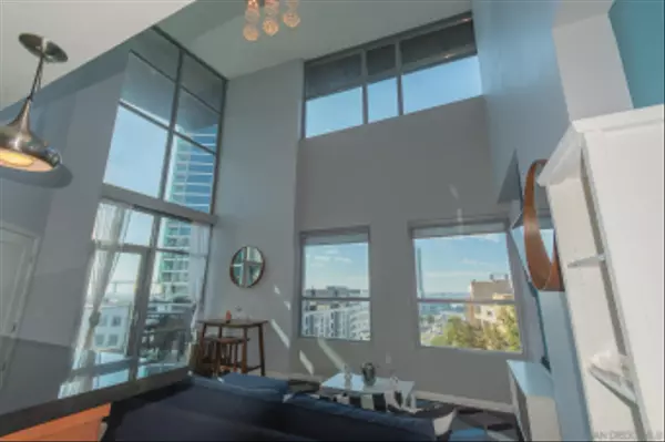 San Diego, CA 92101,206 Park Blvd #804