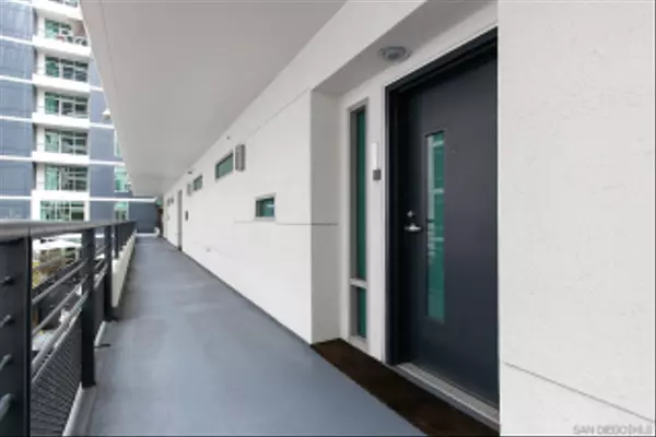 San Diego, CA 92101,425 W Beech St #327