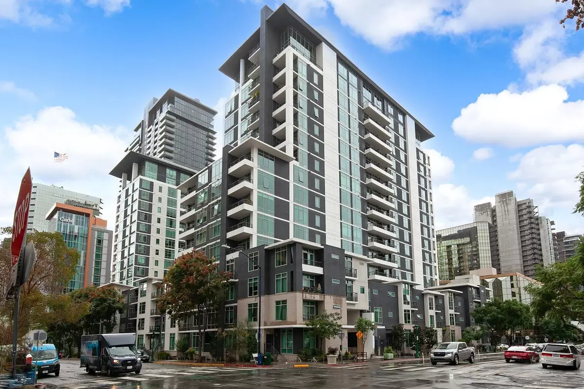 San Diego, CA 92101,425 W Beech St #327