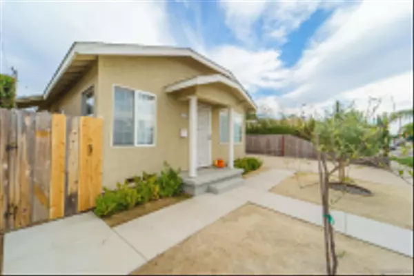 San Diego, CA 92116,4555-57 36th