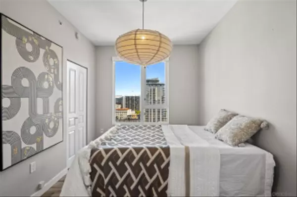 San Diego, CA 92101,300 W Beech St #1808