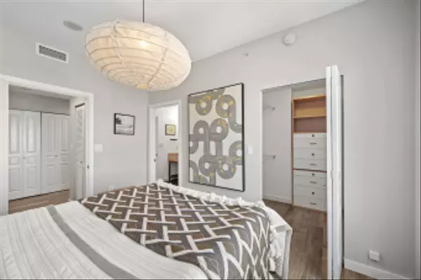 San Diego, CA 92101,300 W Beech St #1808