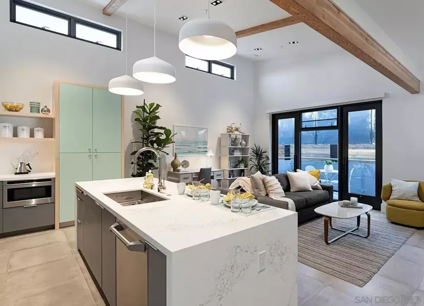 330 S Cedros Ave #Apt 7, Solana Beach, CA 92075