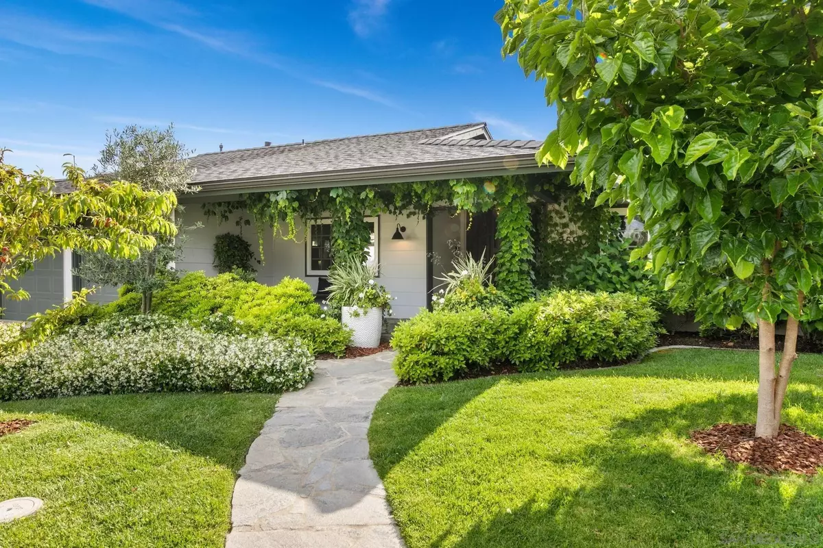 La Jolla, CA 92037,8590 Cliffridge Ave