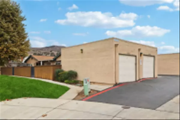 Santee, CA 92071,10220 Princess Sarit Way