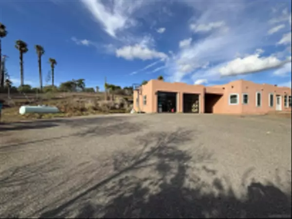 Bonsall, CA 92003,6960 W Lilac Rd