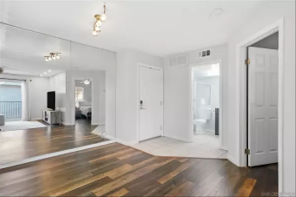 San Diego, CA 92102,3078 Broadway #316