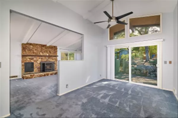 Poway, CA 92064,15260 Vali Hai Rd