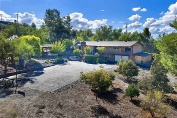 Poway, CA 92064,15260 Vali Hai Rd