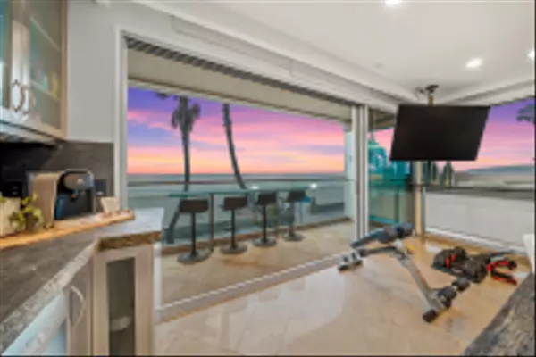San Diego, CA 92109,2999 Ocean Front Walk #2
