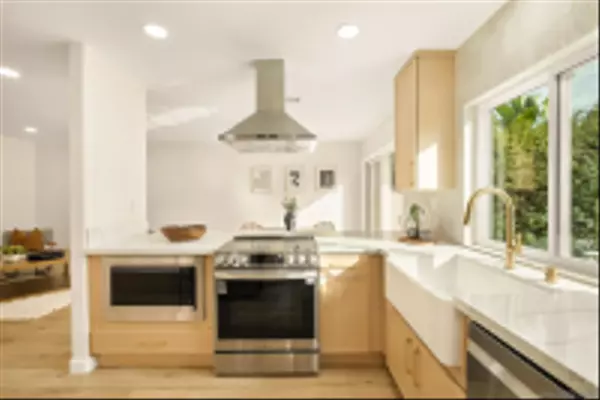 Carlsbad, CA 92009,6759 Paseo Del Vista