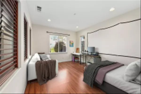 Escondido, CA 92026,10562 Aspen Gln