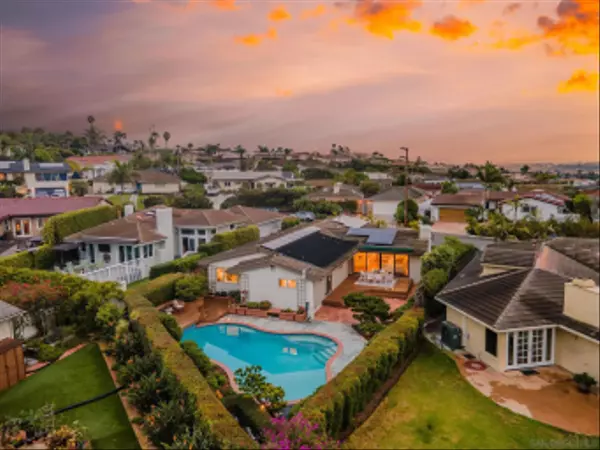 5572 Ladybird Ln, La Jolla, CA 92037