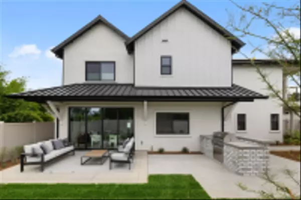 Carlsbad, CA 92008,3739 Adams St