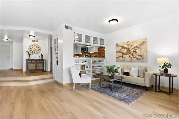 Carlsbad, CA 92009,2630 Pirineos Way #5