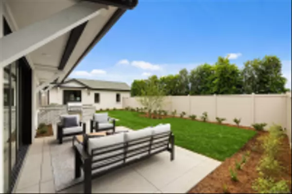 Carlsbad, CA 92008,3739-3751 Adams St