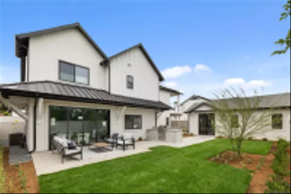 Carlsbad, CA 92008,3739-3751 Adams St