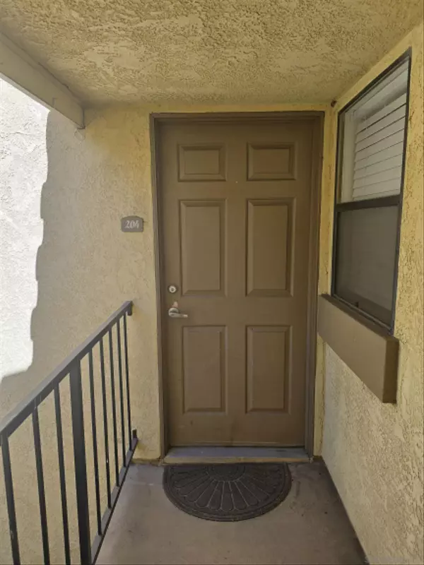Riverside, CA 92507,1130 W Blaine St #204