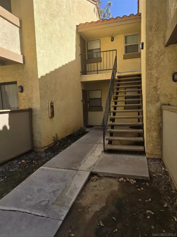 Riverside, CA 92507,1130 W Blaine St #204