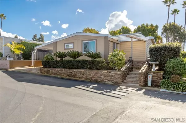 Carlsbad, CA 92011,7317 Santa Barbara Street #292