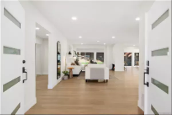 San Diego, CA 92128,17111 Prado Pl