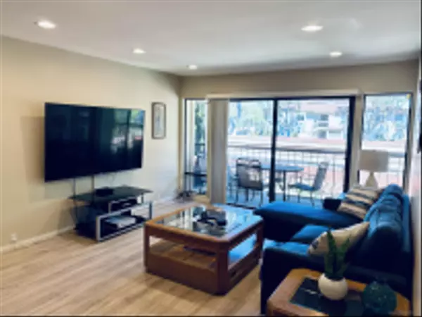 San Diego, CA 92128,12575 Oaks North Dr #219