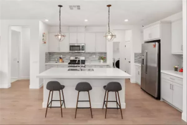 Escondido, CA 92026,1091 Barry Pl