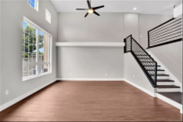 El Cajon, CA 92020,112 W W Douglas Ave