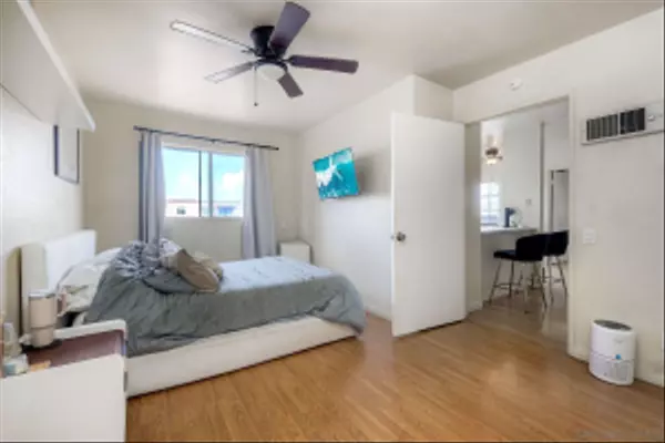 San Diego, CA 92110,3140 Midway Dr # 305