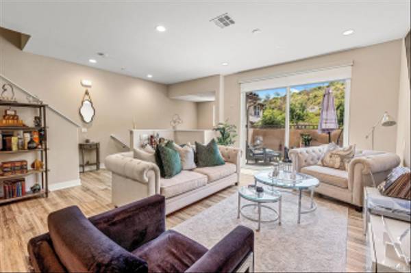 Oceanside, CA 92056,4347 Harbor Way #4