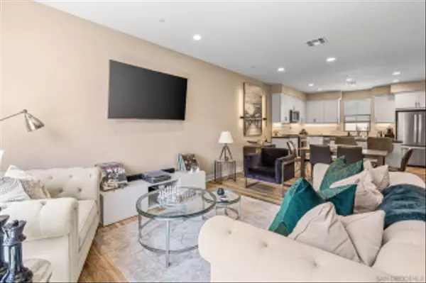 Oceanside, CA 92056,4347 Harbor Way #4