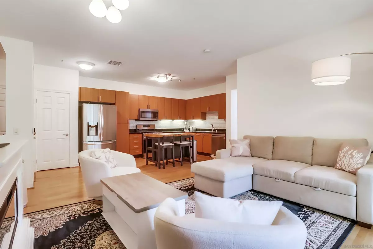 San Diego, CA 92101,1465 C St #3509