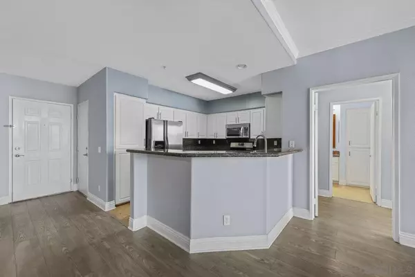 San Diego, CA 92130,12372 Carmel Country Rd. #202