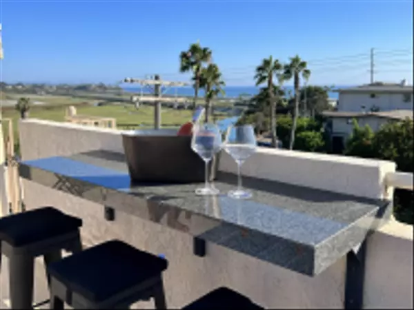 Cardiff, CA 92007,2508 Manchester Ave