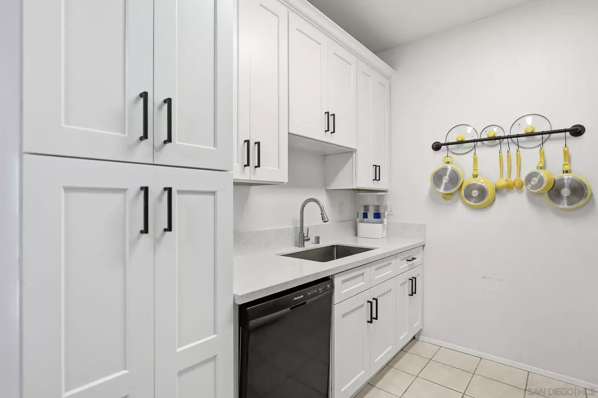 San Diego, CA 92122,8310 Regents Rd #1E