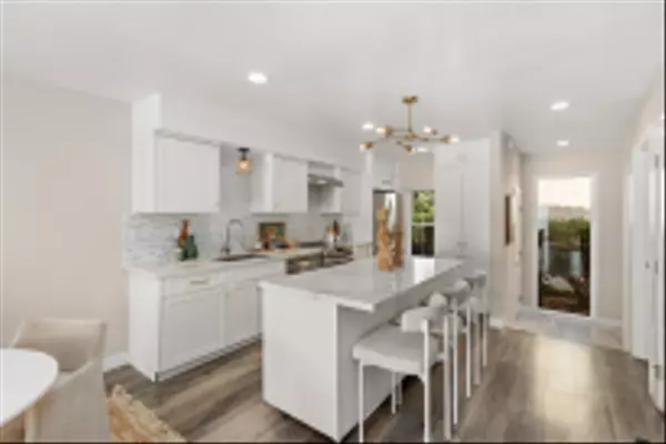 Carlsbad, CA 92009,1913 Alga Rd #A