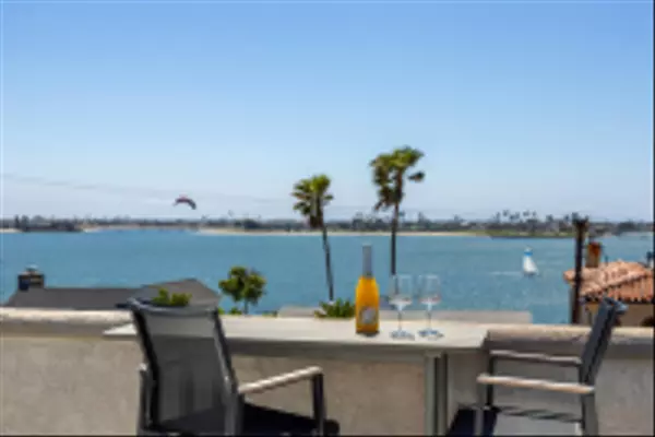 3701 Riviera Dr #11, Pacific Beach, CA 92109