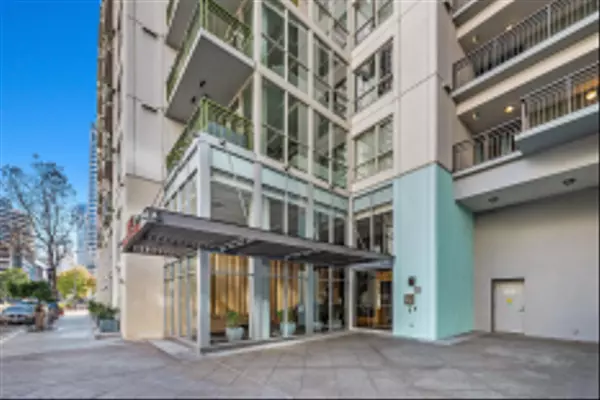 San Diego, CA 92101,1240 India St #2105