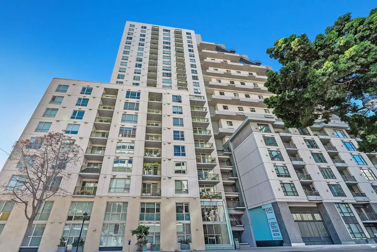 San Diego, CA 92101,1240 India St #2105