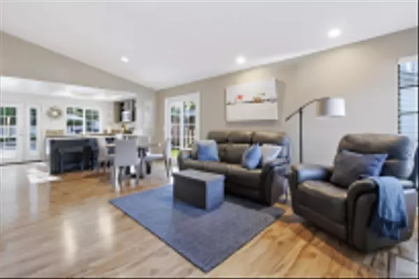 San Diego, CA 92131,12085 Eastglen St