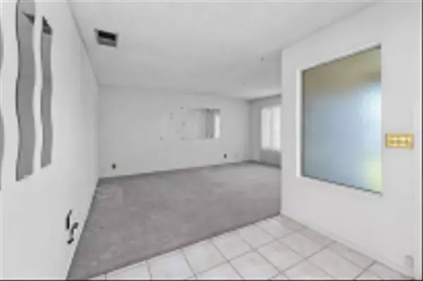 San Diego, CA 92114,292 Lausanne Dr