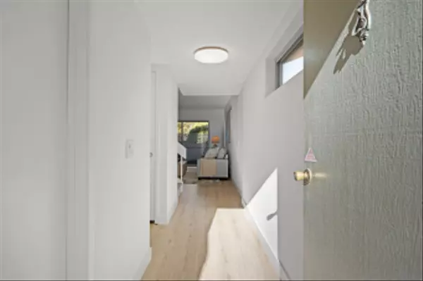 San Diego, CA 92131,9951 Caminito Chirmolla