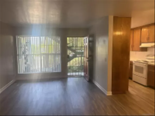 San Diego, CA 92116,4174 Monroe Ave #7