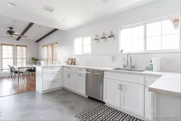 San Diego, CA 92107,4851 Narragansett Ave