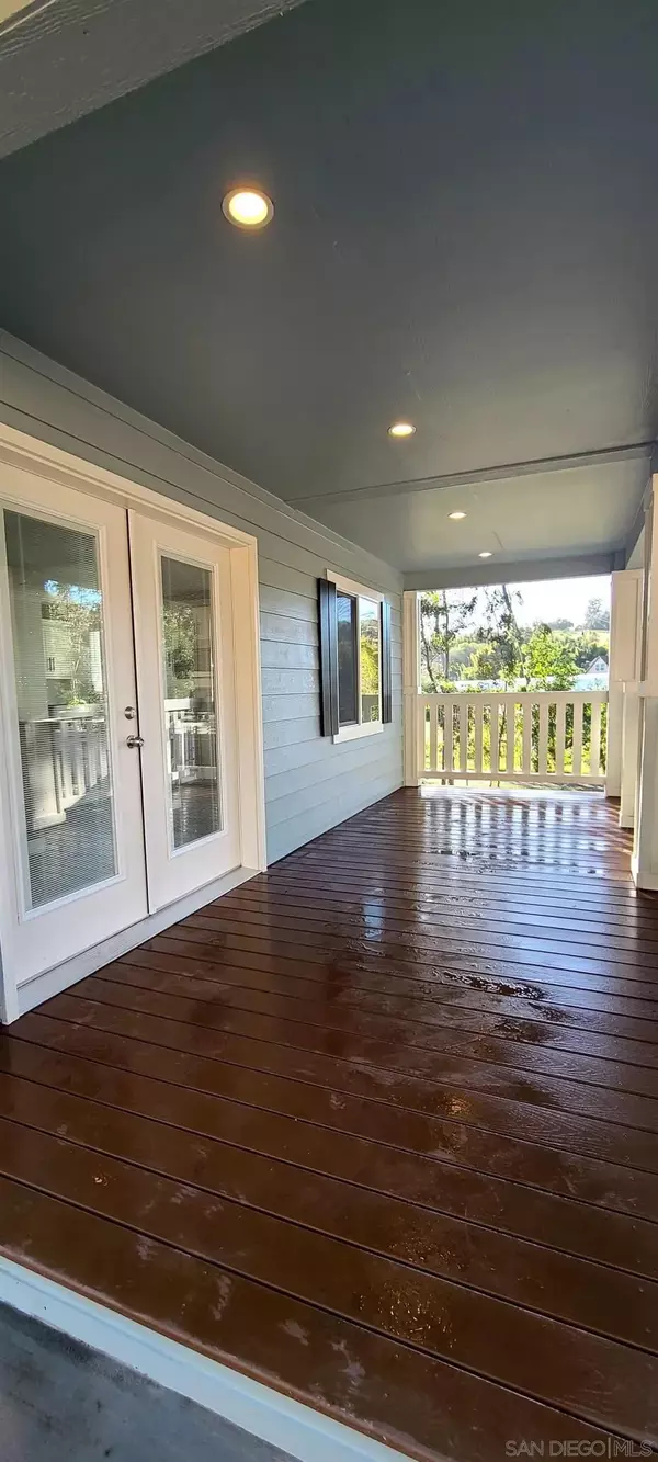 Vista, CA 92084,29763-65 Margale L