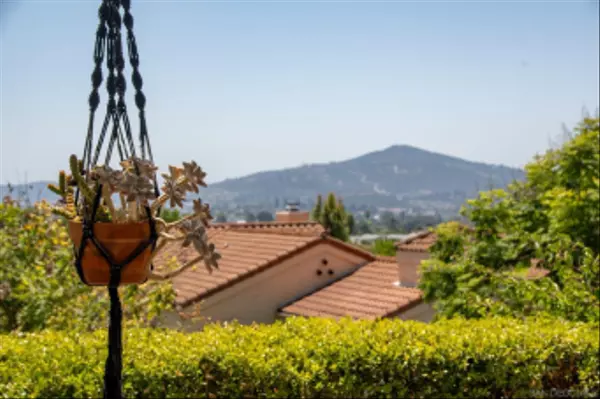 Escondido, CA 92026,1709 Doral Gln