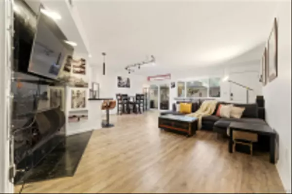 San Diego, CA 92110,3116 Groton Way #2